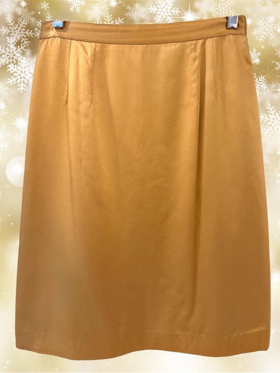 AKA New York Dresses & Skirts - AKA New York Golden Silk Straight Skirt, Fully Lined, Back zip, Elegant! Sz 8